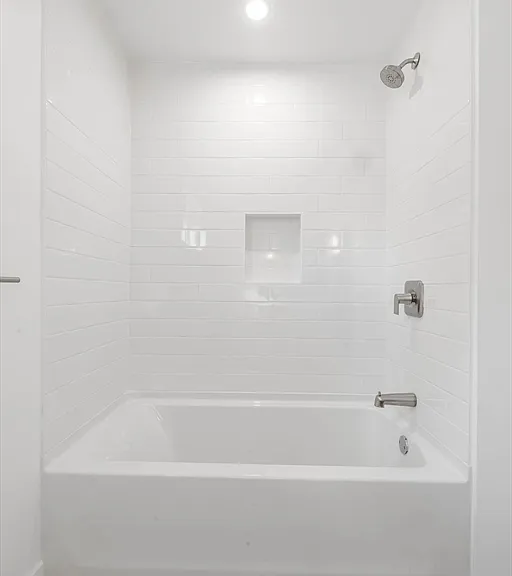561 Beechwood St #SF — Photo 22