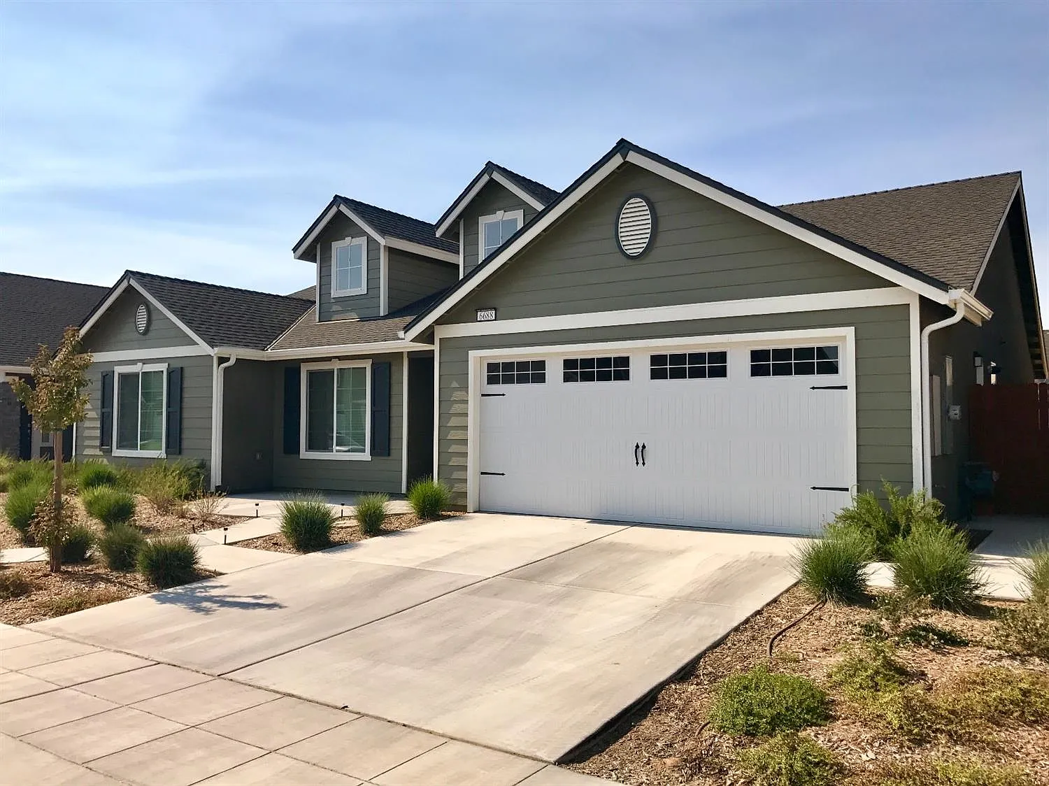 6688 E Lansing Way photo 1