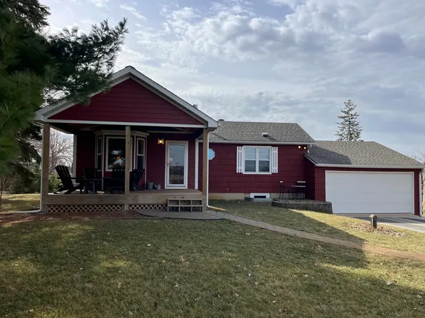 6575 Maple Dr, Waconia, MN 55387