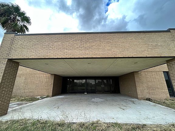 3rd image of 4070 Ted Hunt Dr