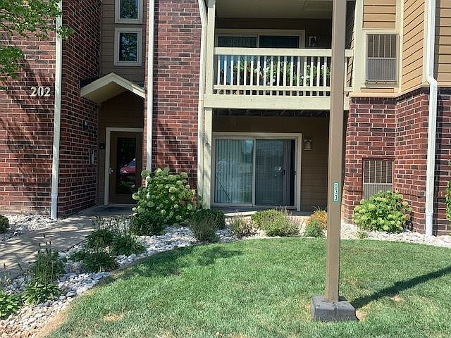 1st image of 202 Glengarry Dr APT 107