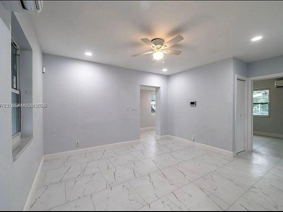 3rd image of 425 NW 14th Way