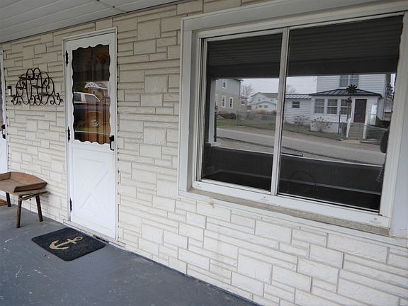 2nd image of 395 1st St #395
