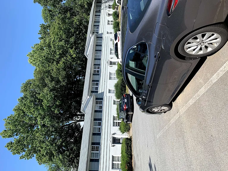 Cambridge Apartments — Photo 20