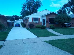 18713 Hillcrest St, Livonia, MI 48152
