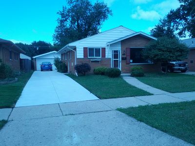 18713 Hillcrest St, Livonia, MI, 48152