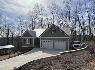 125 Van Stowe Rd, Harriman, TN 37748