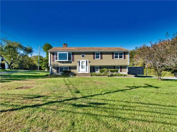 1121 Stafford Rd, Tiverton, RI 02878