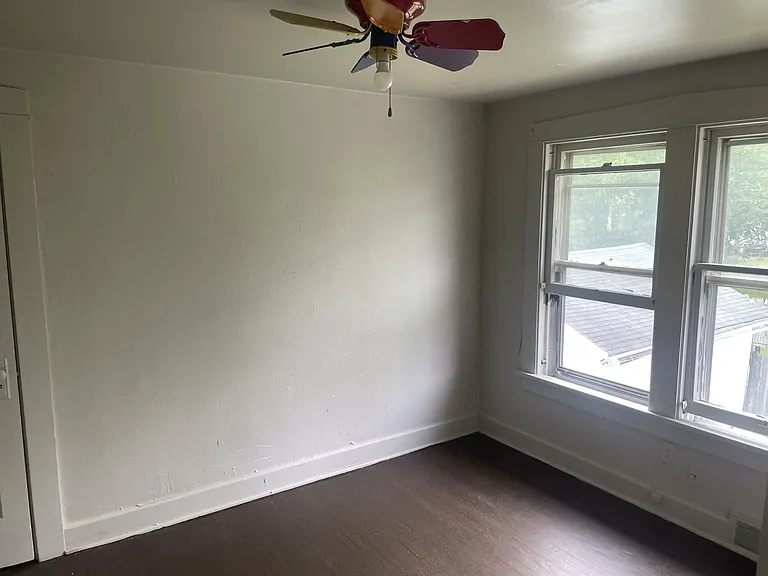 854 E Boston Ave — Photo 11