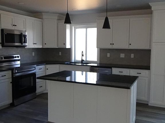 2nd image of 52 Hickory Rdg