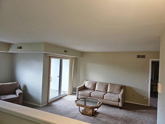 3rd image of 779 Clubhouse Dr #27
