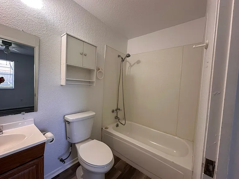 1808 Springlake W — Photo 7