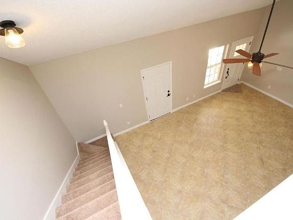 2nd image of 870 Dunwoody Pl
