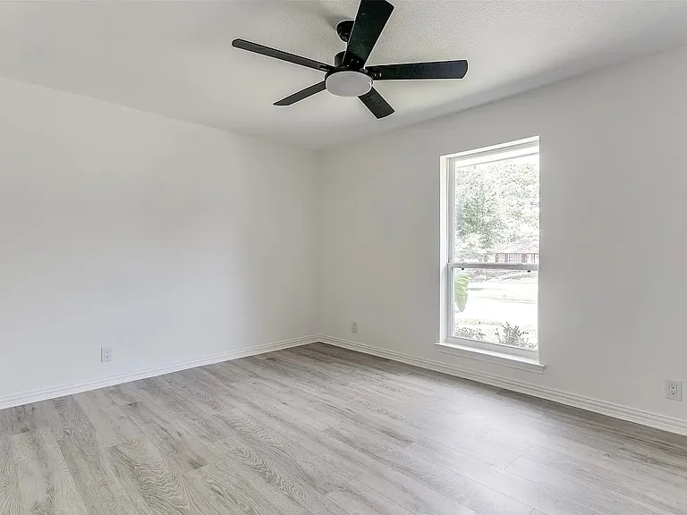 1580 College Pkwy — Photo 19