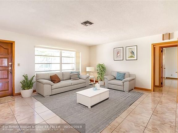 4th image of 1121 SE 9th Ter