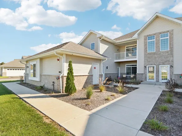 1625 Grey Fox TRAIL #F, Mukwonago, WI 53149