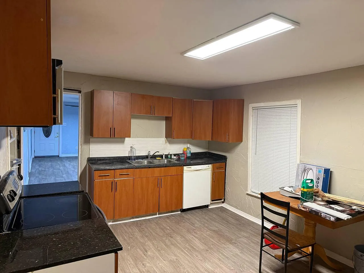 3 bed, 1290 sqft, $1,100 — Photo 3