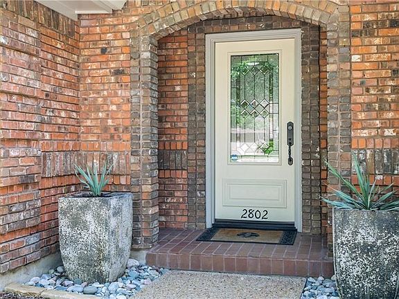 3rd image of 2802 Ambleside Ln