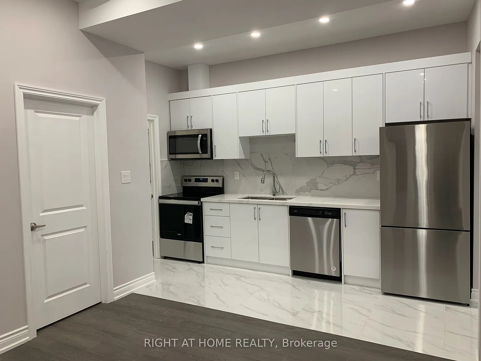 2 bed, $2,599 — Photo 1