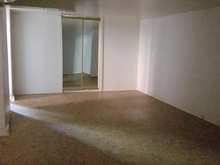 1327 Watt St — Photo 6