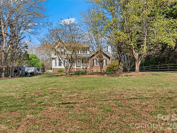 2nd image of 763 Country Club Rd