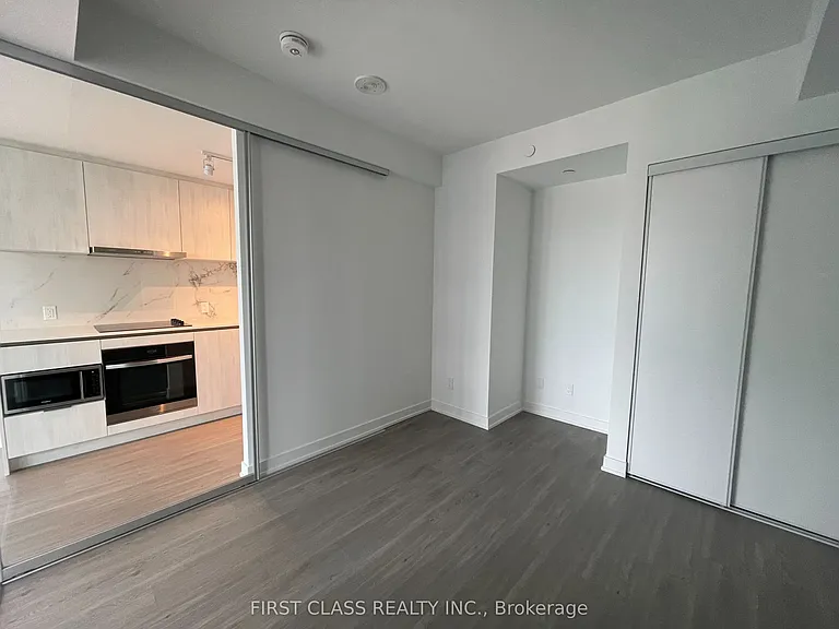 8 Wellesley St W #4107 — Photo 11