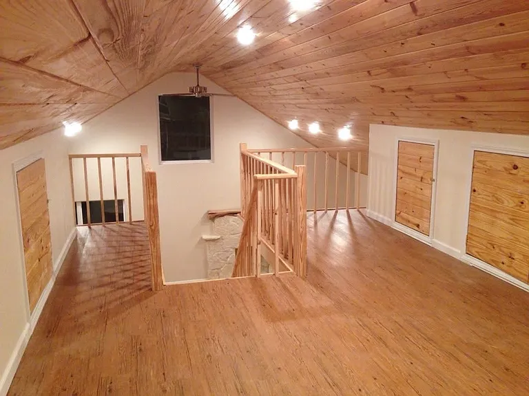 303 Frontier Ln — Photo 4