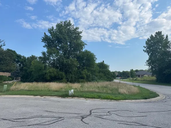 60 Bergamo Ln, Crown Point, IN 46307