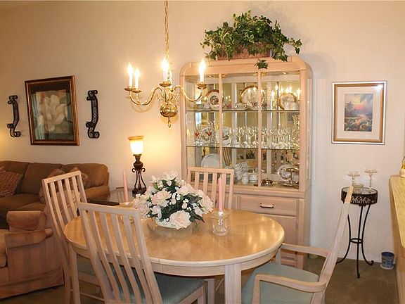 4th image of 104 Knollpoint Dr #3