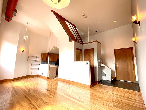 3rd image of 105 W Jackson Ave #8