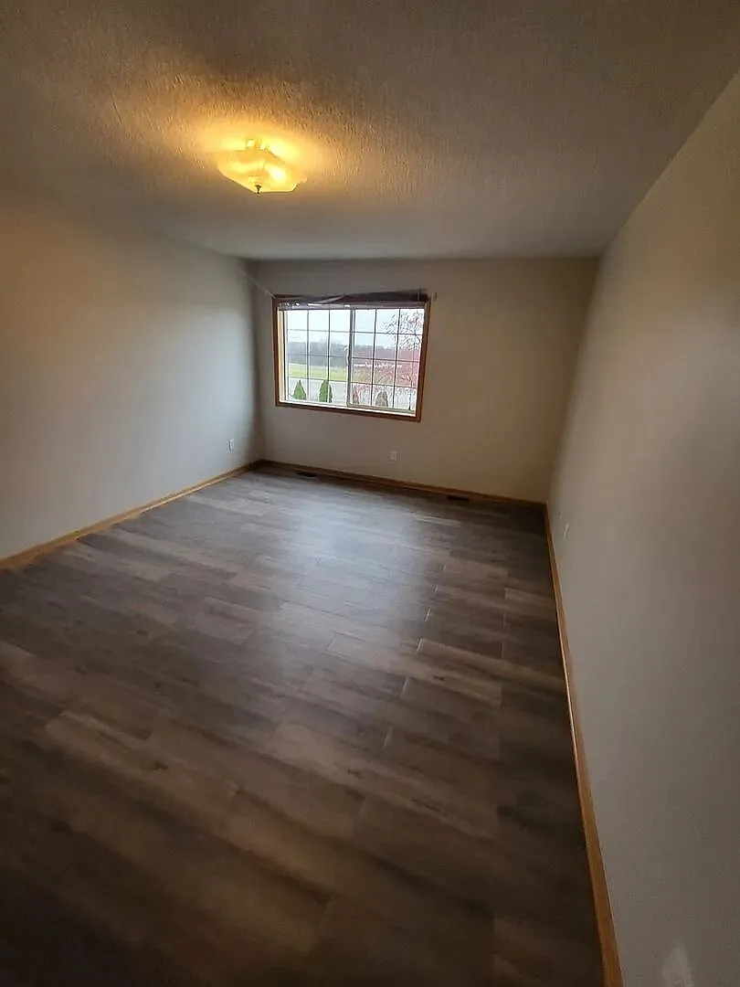 1325 Southeast Delaware Avenue - 9 — Photo 3