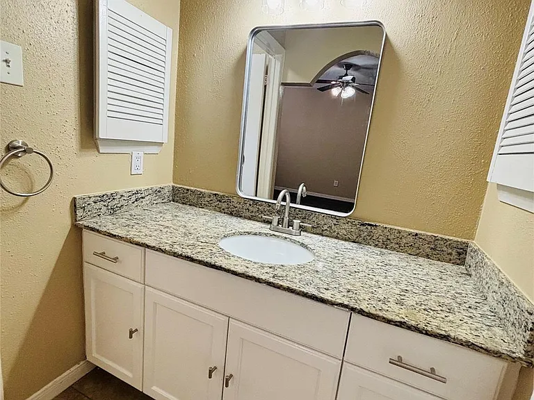 22219 Acorn Valley Dr — Photo 12