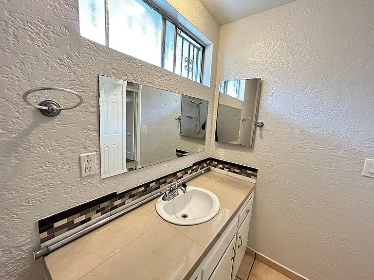 2430 Linden Ave., Long Beach — Photo 7