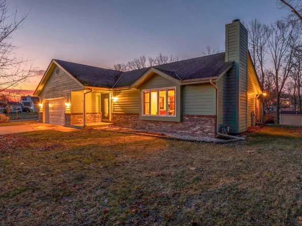 605 Cleveland AVENUE, Hartford, WI 53027
