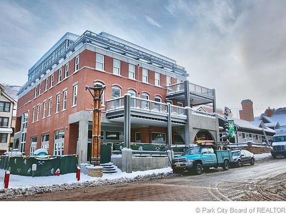 5th image of 692 Main St #B