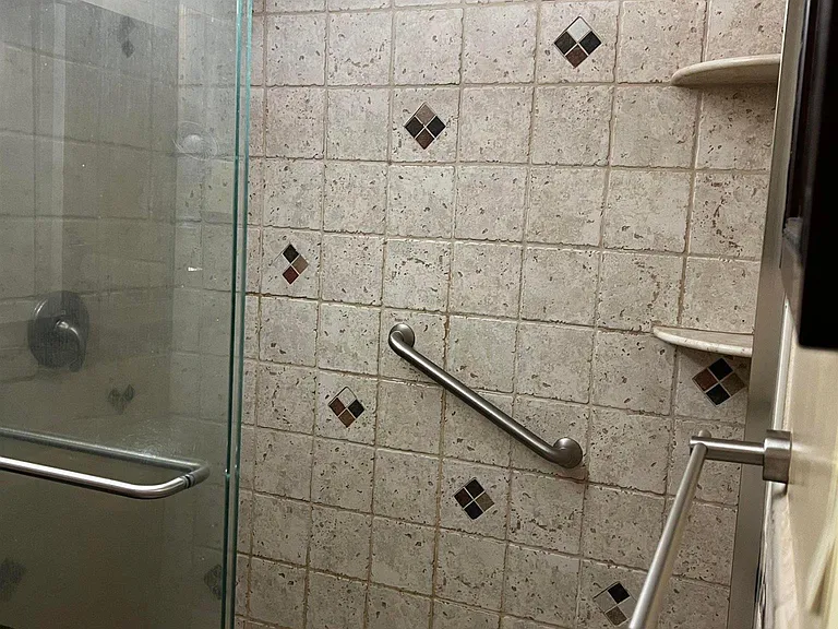 9400 Atlantic Ave #702 — Photo 11
