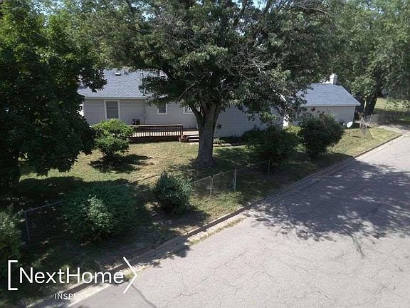 2nd image of 505 Roosevelt Ave
