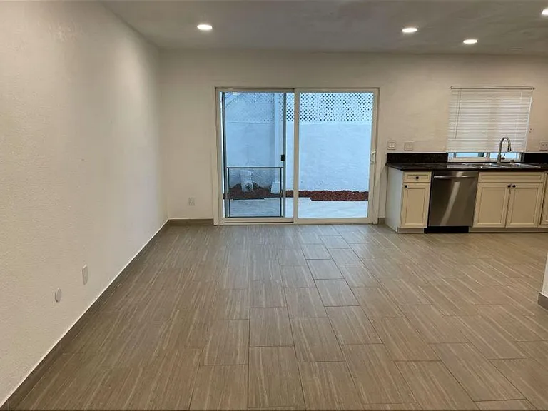 3916 Caminito Patricia — Photo 3