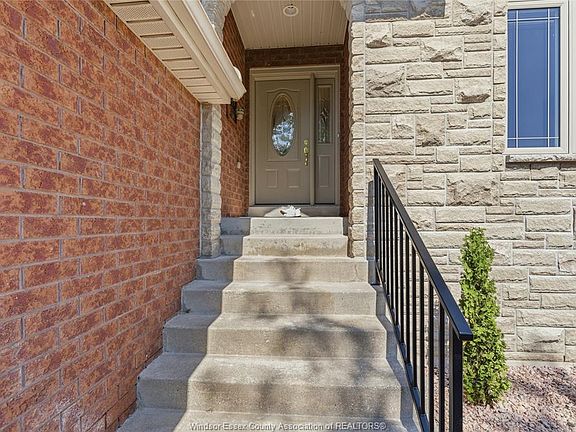 4th image of 1695 Meridian St