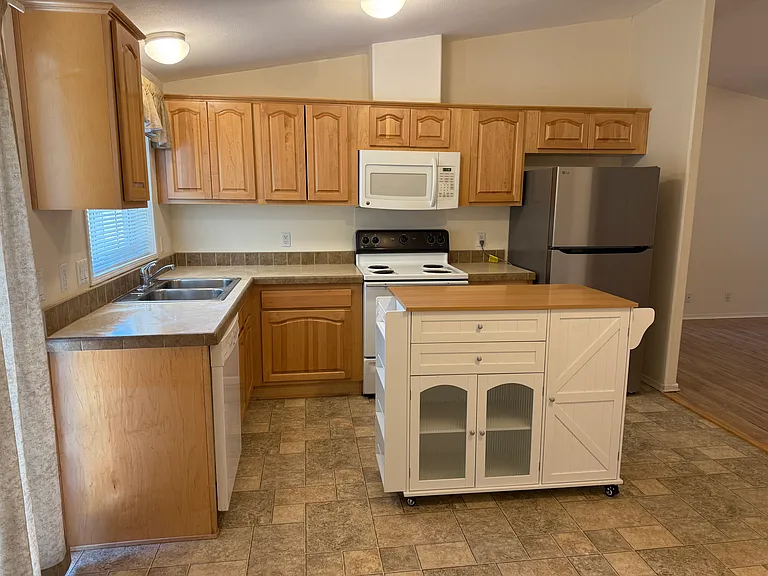 Large Kitchen with island