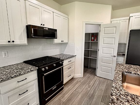 4th image of 903 Lawlis Rd