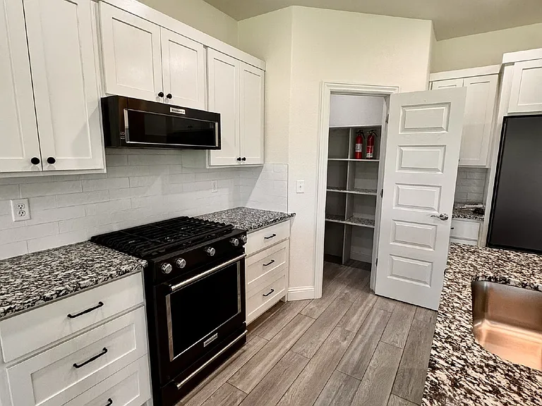903 Lawlis Rd — Photo 4
