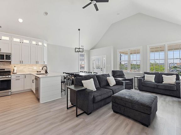 4th image of 1753 Haven Ave #1753