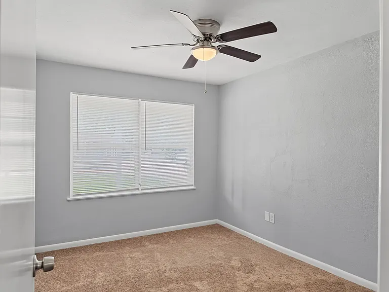 5427 Willow Glen Dr — Photo 17