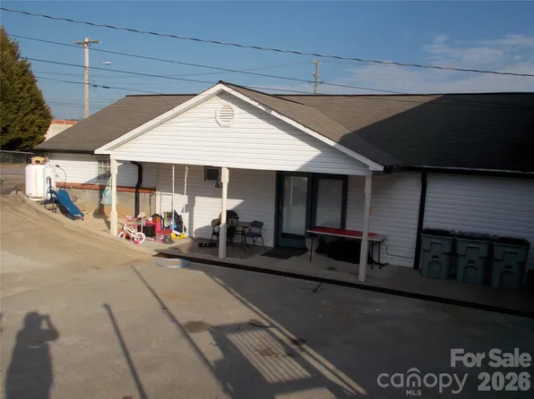 1317 & 1319 Main St NW, Lenoir, NC 28645