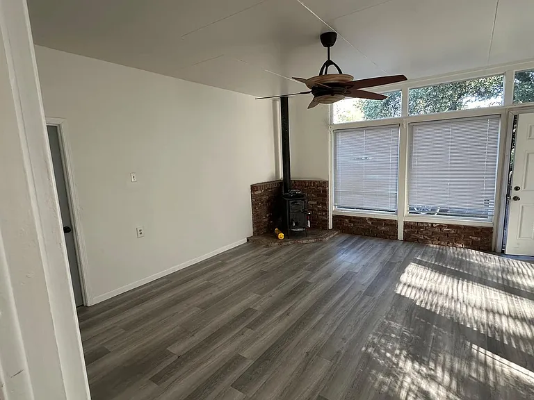 110 Colonial Dr — Photo 5