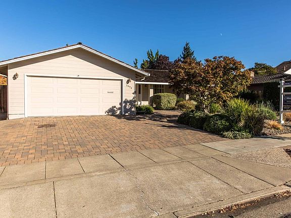 2nd image of 1674 Manitoba Dr