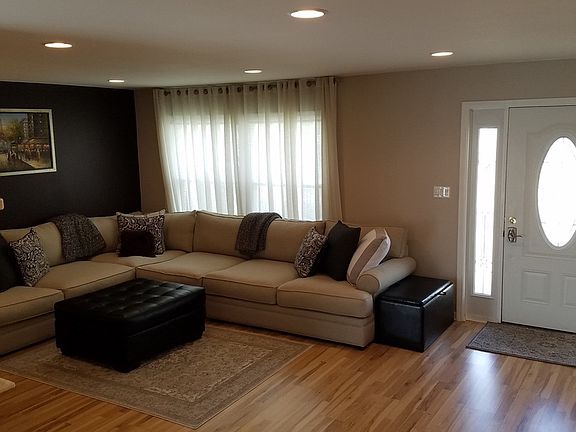 5th image of 8071 S Applewood Ct