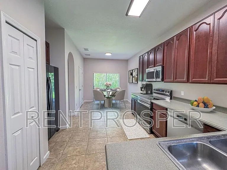16617 Cedar Crest Dr — Photo 6