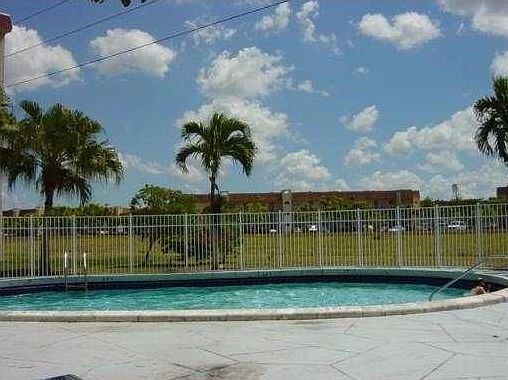 2nd image of 3100 N Pine Island Rd #306